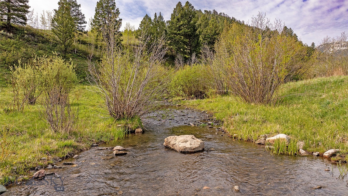 411674 Property Photo 23