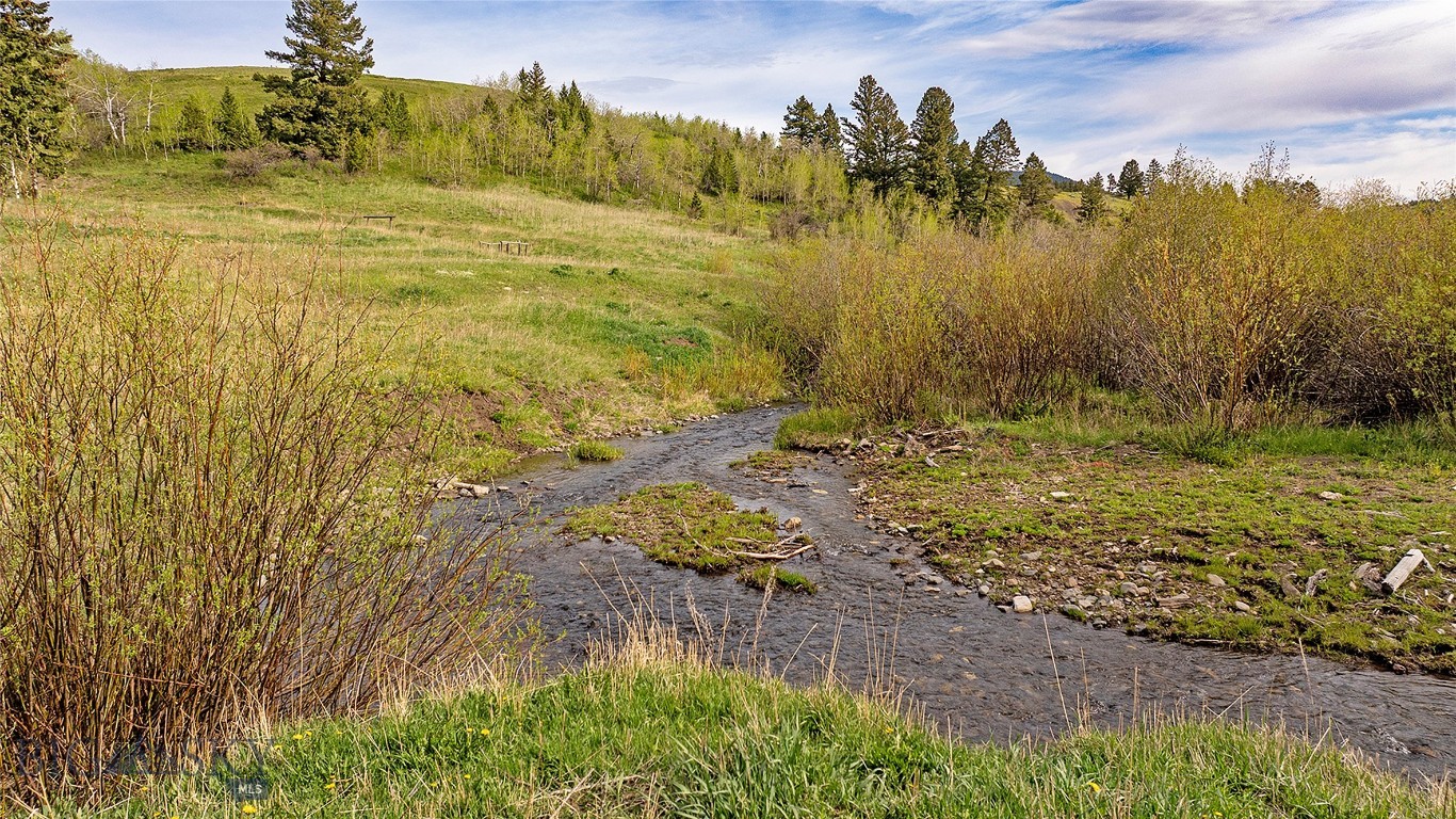 411674 Property Photo 24