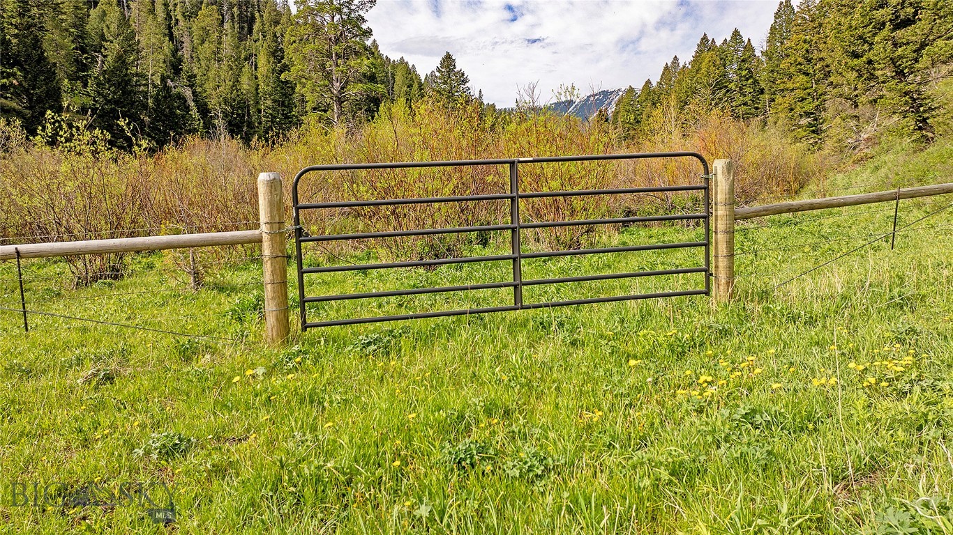411674 Property Photo 28