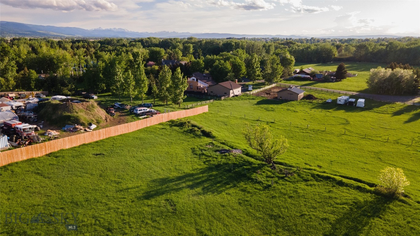 3751 Sourdough Road Property Photo 9