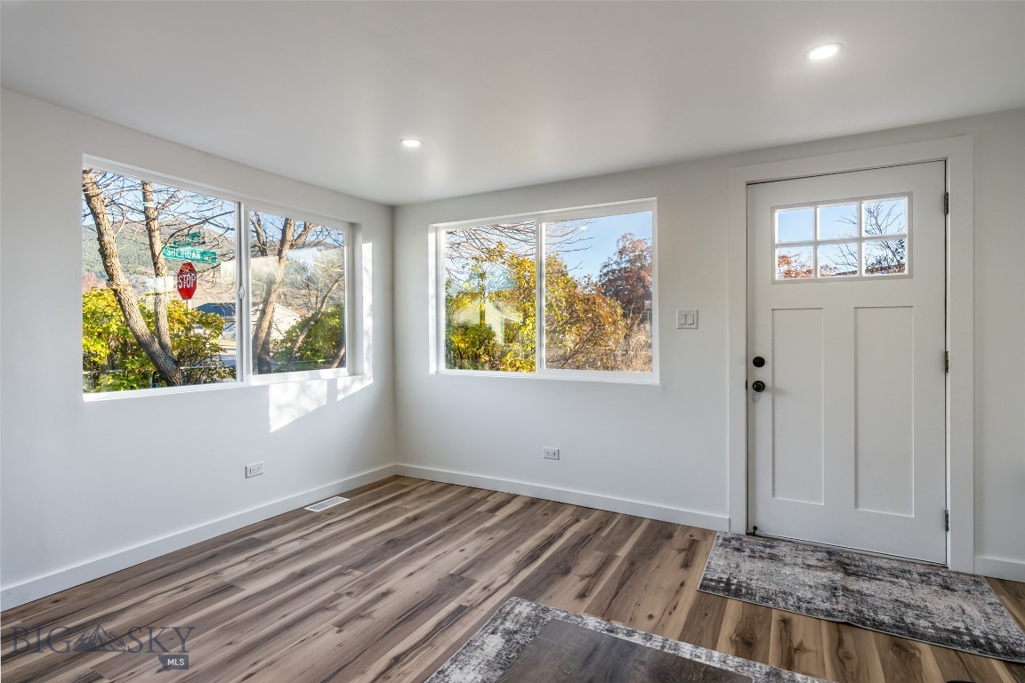2945 Amherst Avenue Property Photo 7