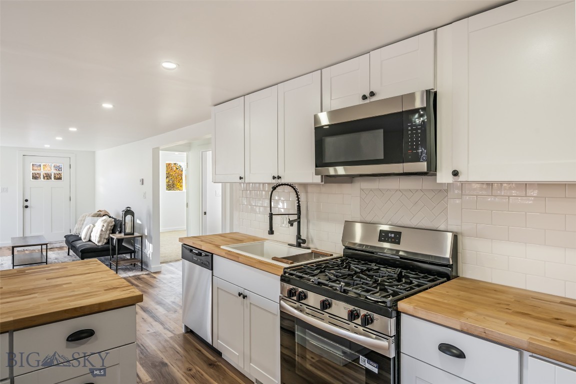 2945 Amherst Avenue Property Photo 19