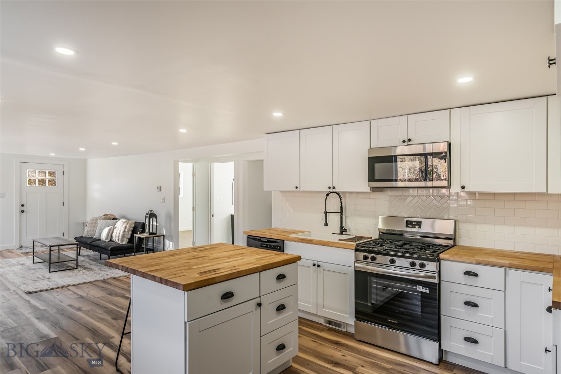 2945 Amherst Avenue Property Photo 20