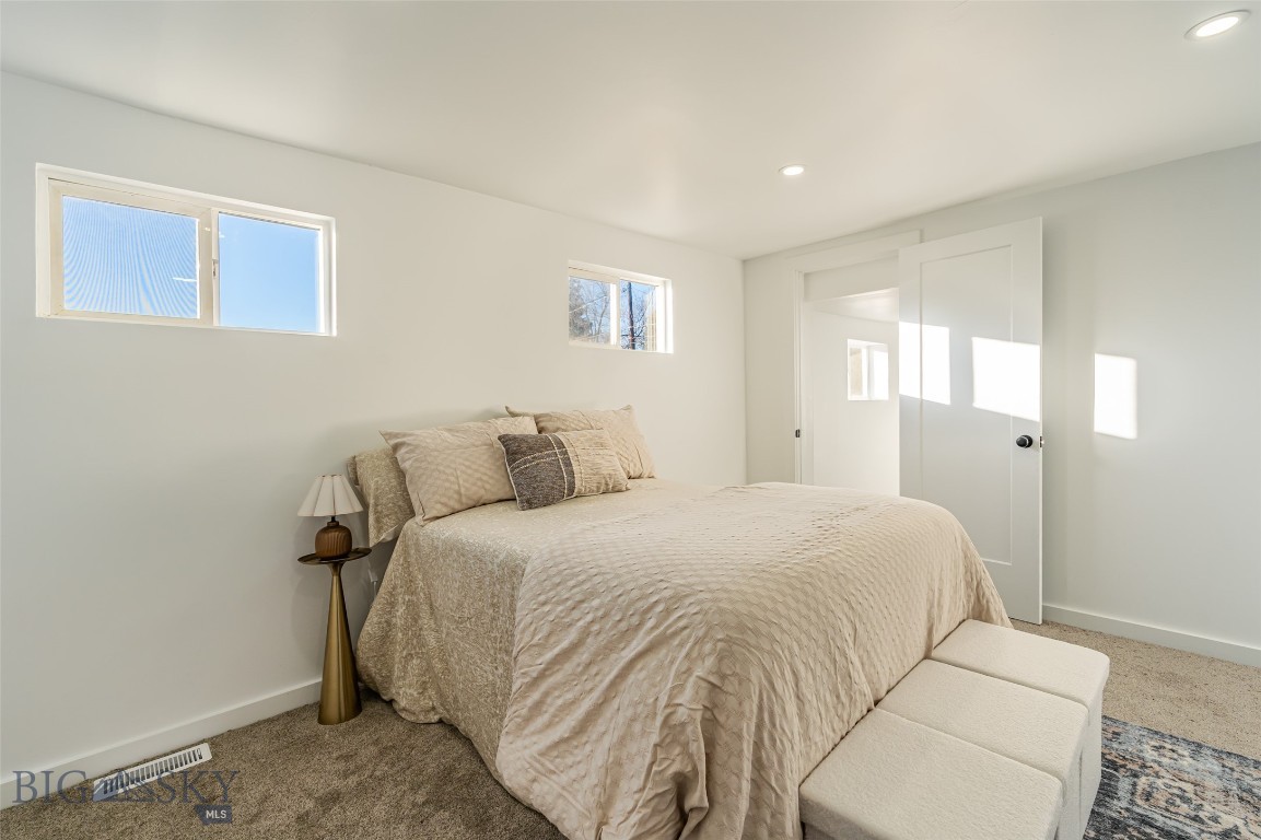 2945 Amherst Avenue Property Photo 23