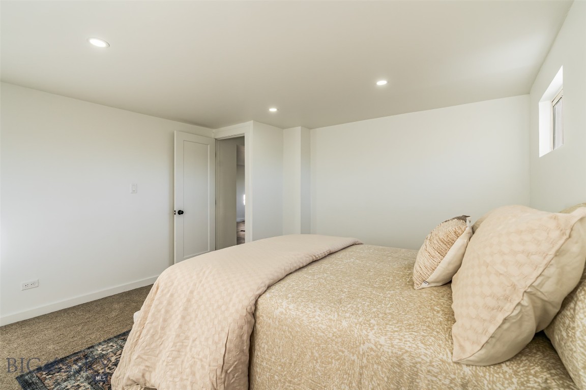 2945 Amherst Avenue Property Photo 25