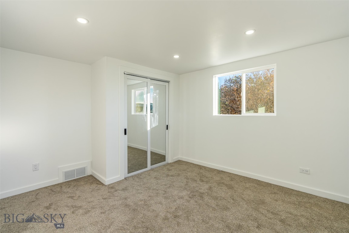 2945 Amherst Avenue Property Photo 32
