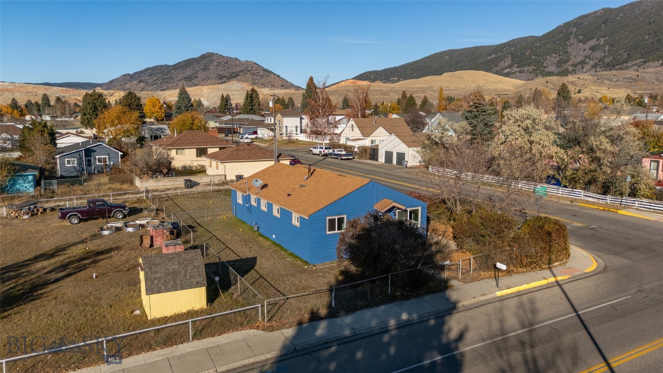 2945 Amherst Avenue Property Photo 35