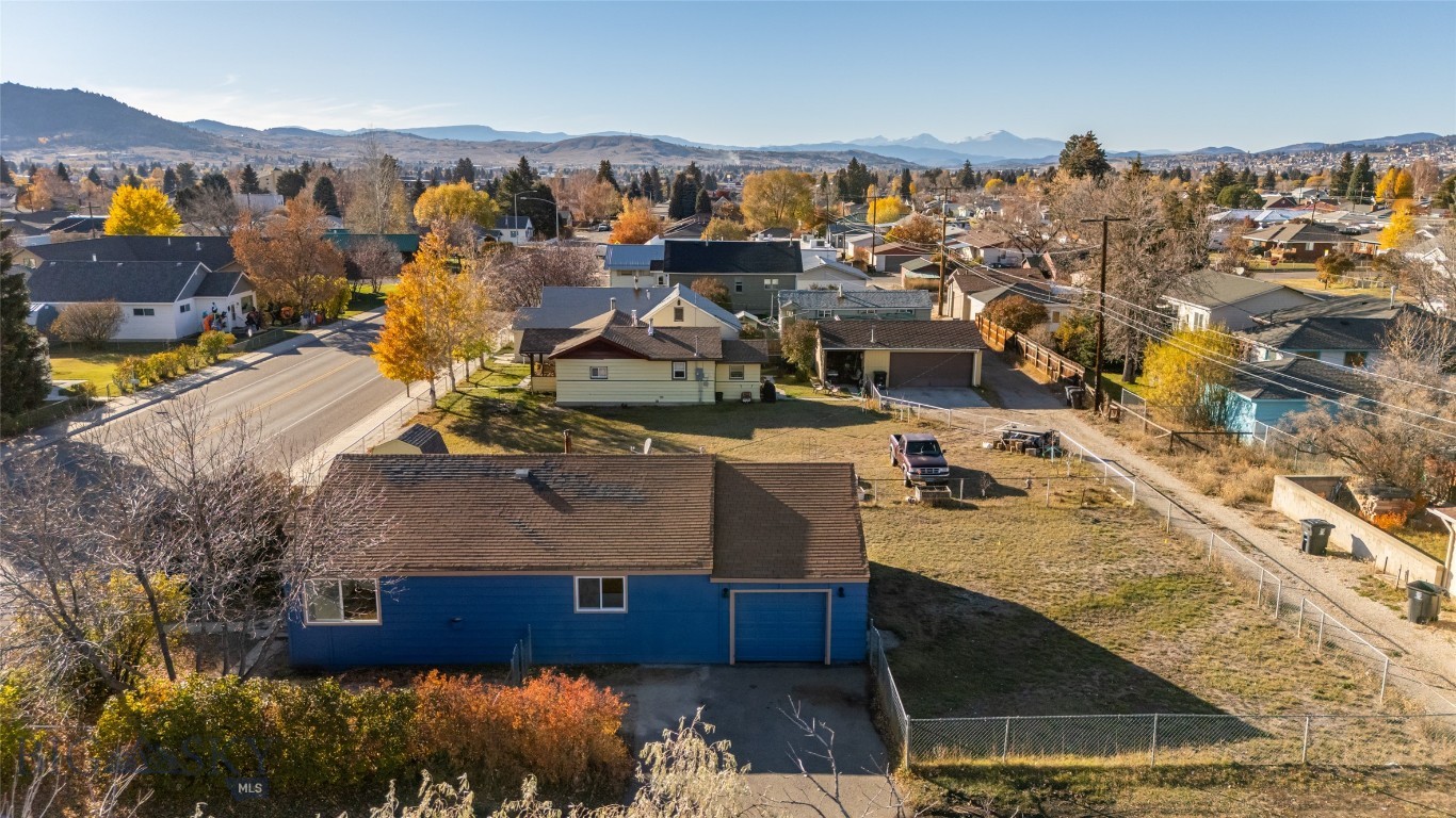 2945 Amherst Avenue Property Photo 37