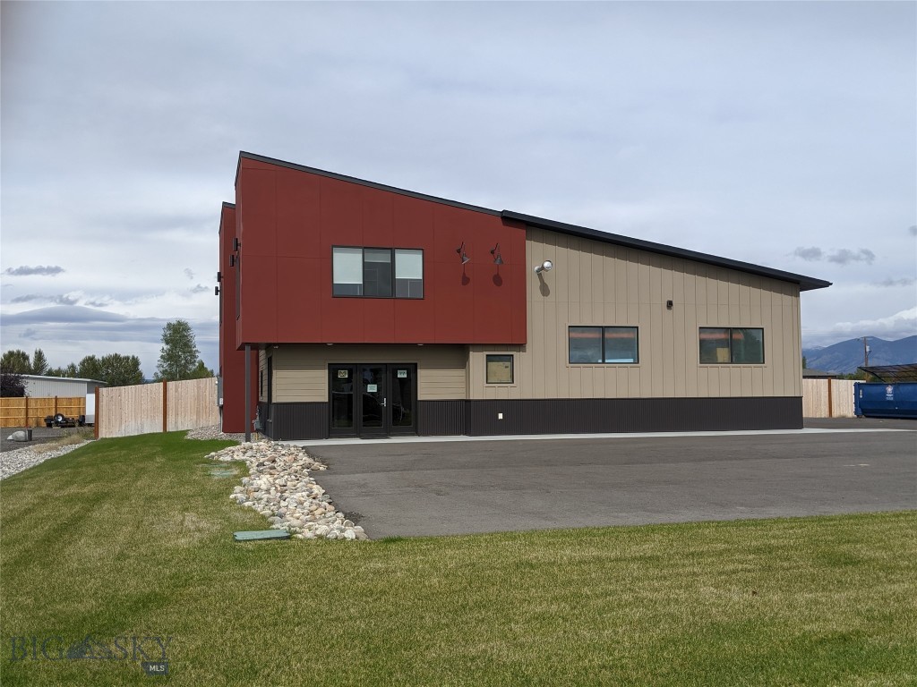 77 Riverway Road Property Photo 2