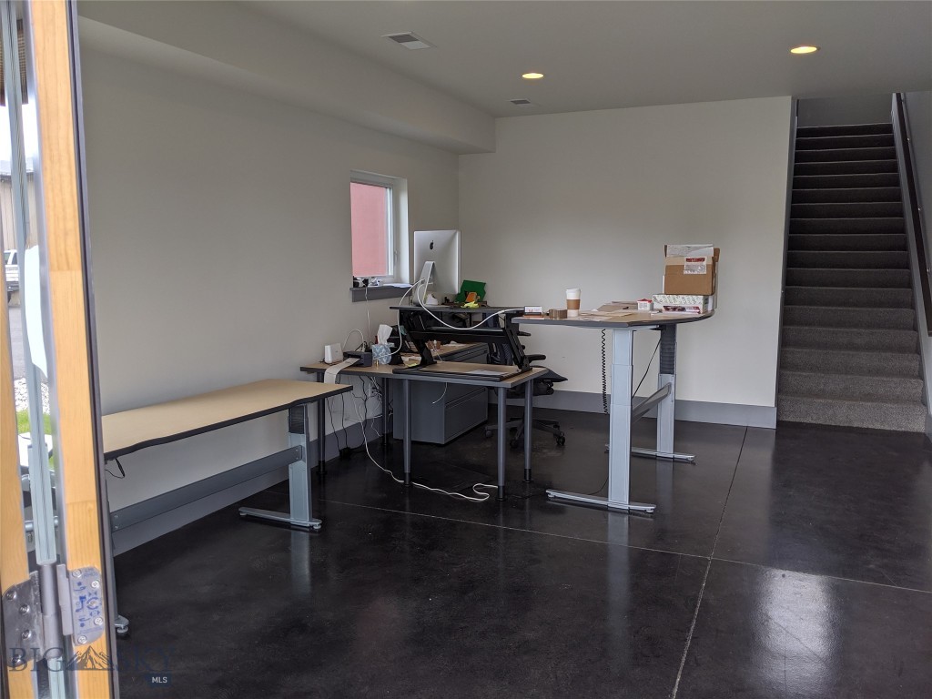 77 Riverway Road Property Photo 5