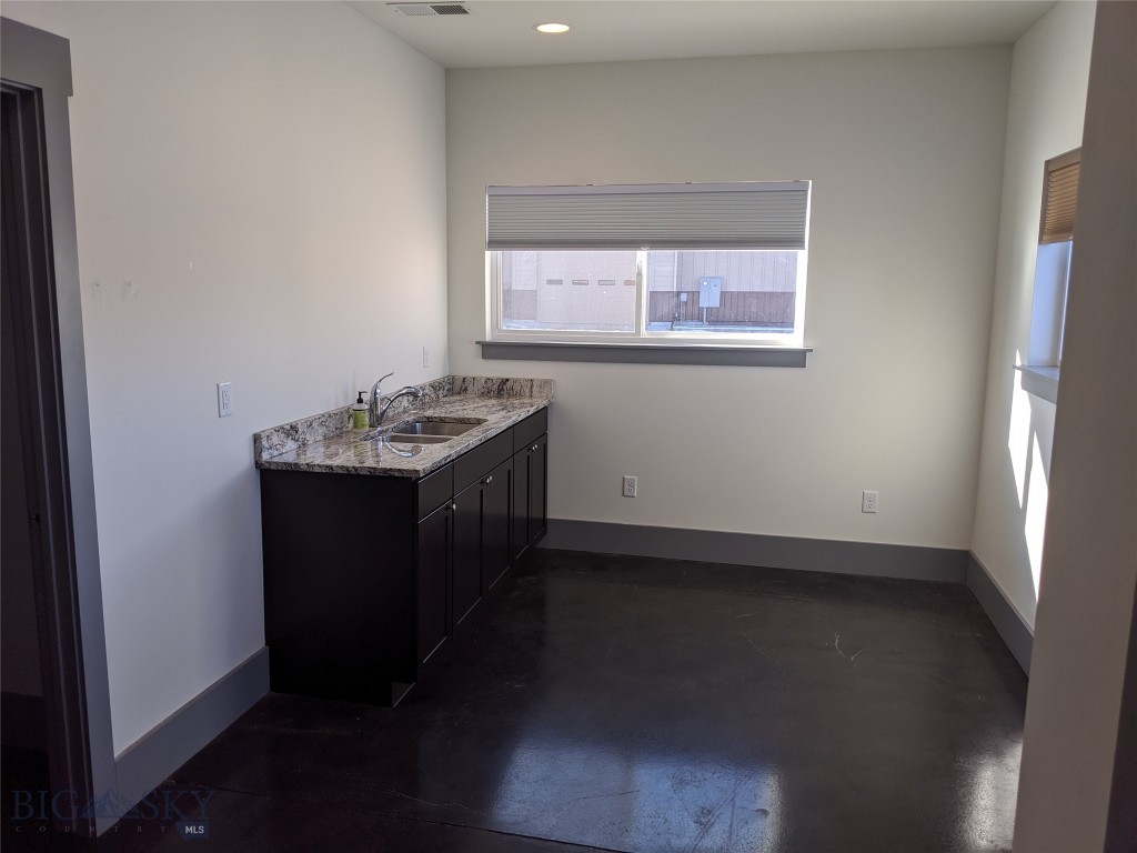 77 Riverway Road Property Photo 15