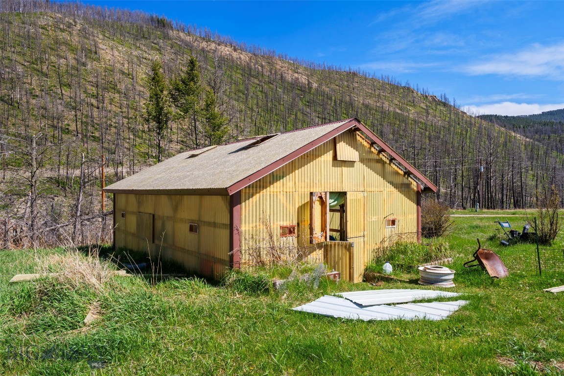 2010 Us Highway 12 E Property Photo 3