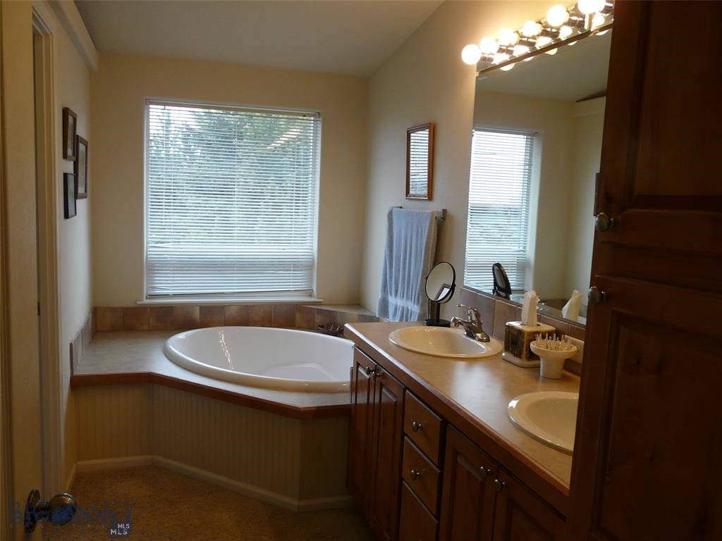 7543 Fowler Lane Property Photo 6