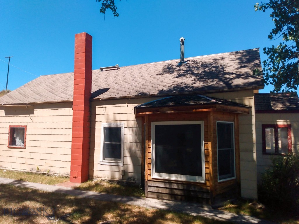 313 Main Street Property Photo 1