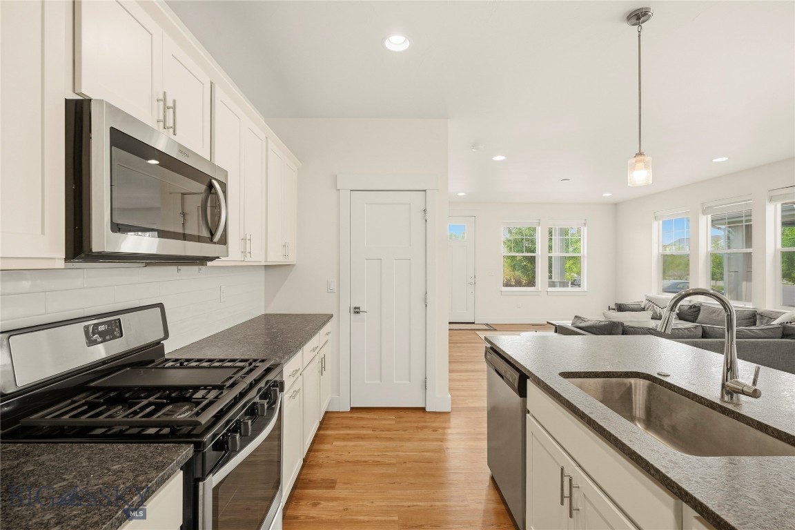 916 Dillinger Drive Property Photo 18