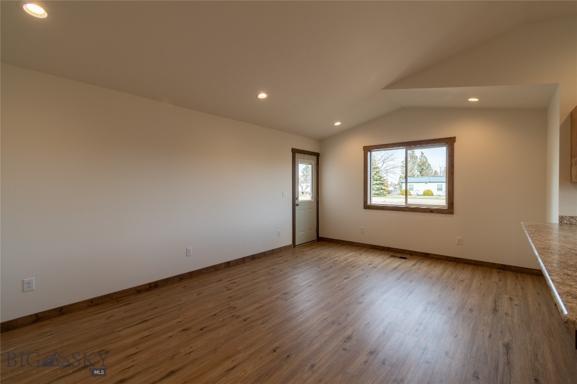 306 W 9th Avenue Property Photo 10