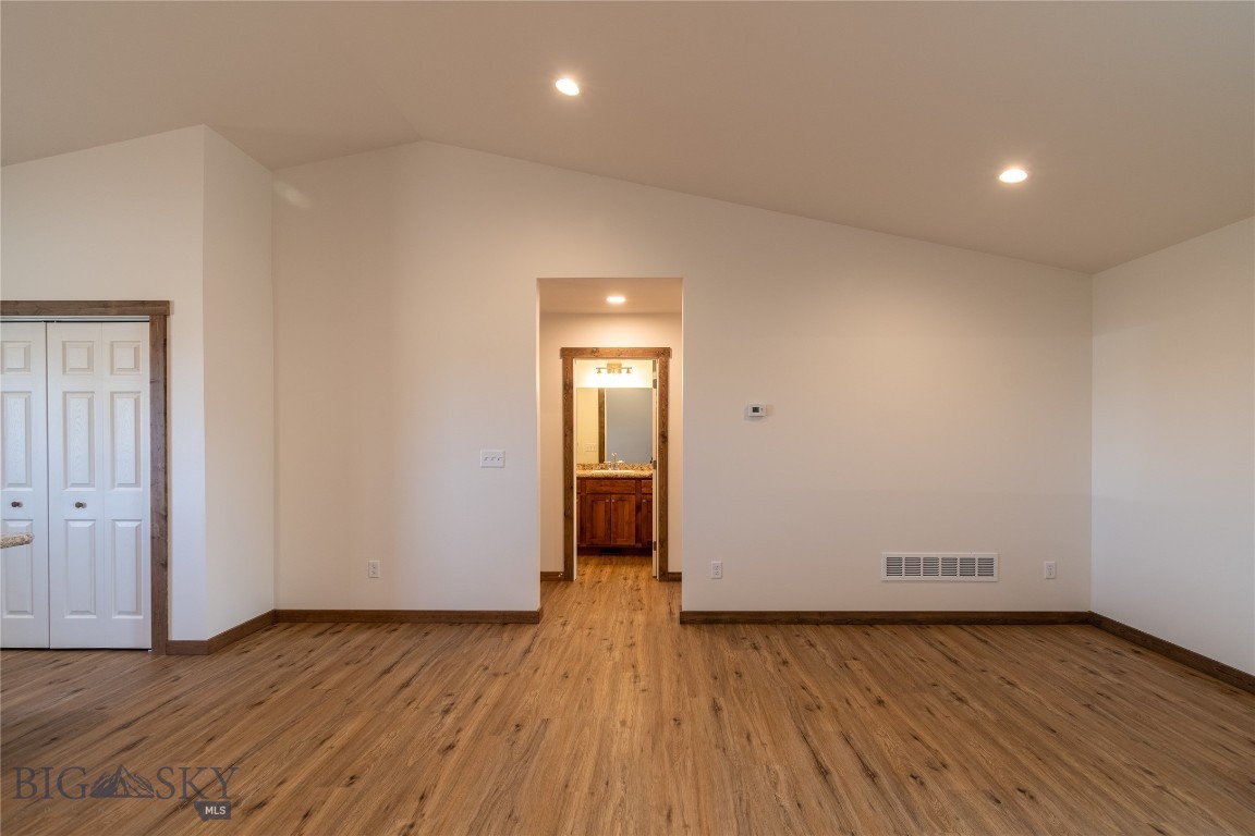 310 W 9th Avenue Property Photo 15