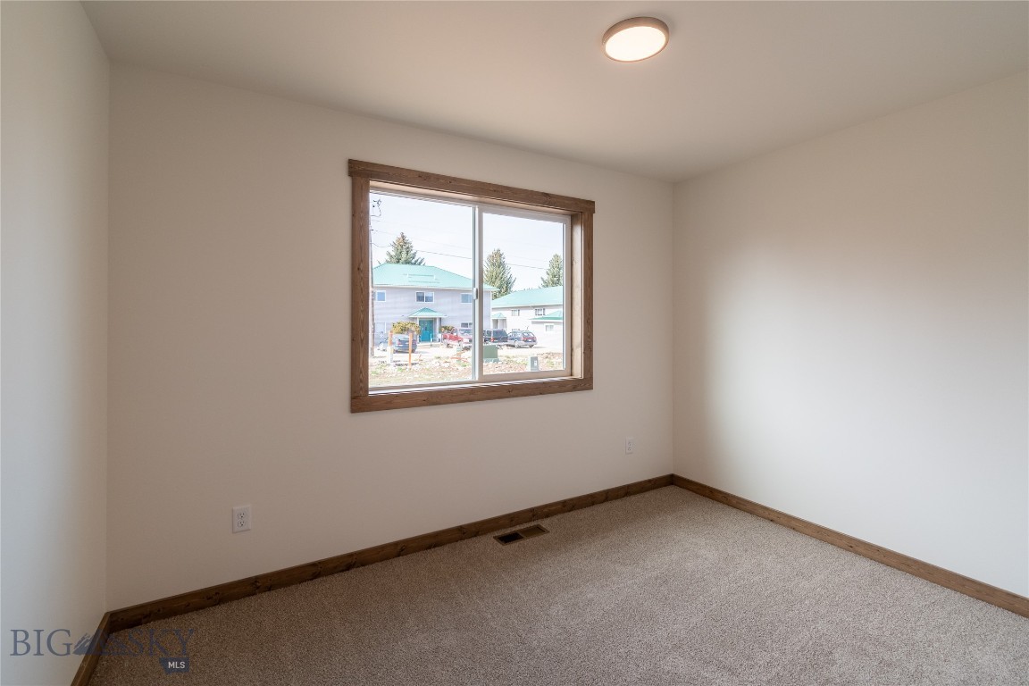 310 W 9th Avenue Property Photo 20