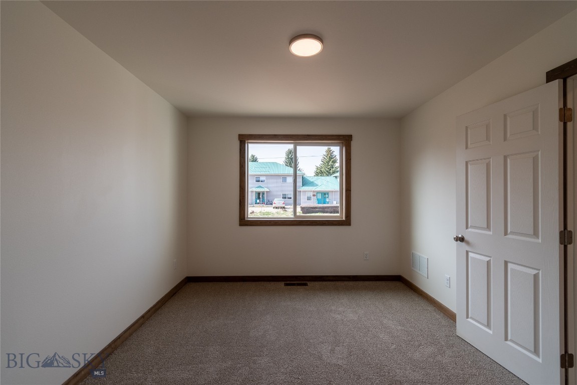 310 W 9th Avenue Property Photo 25