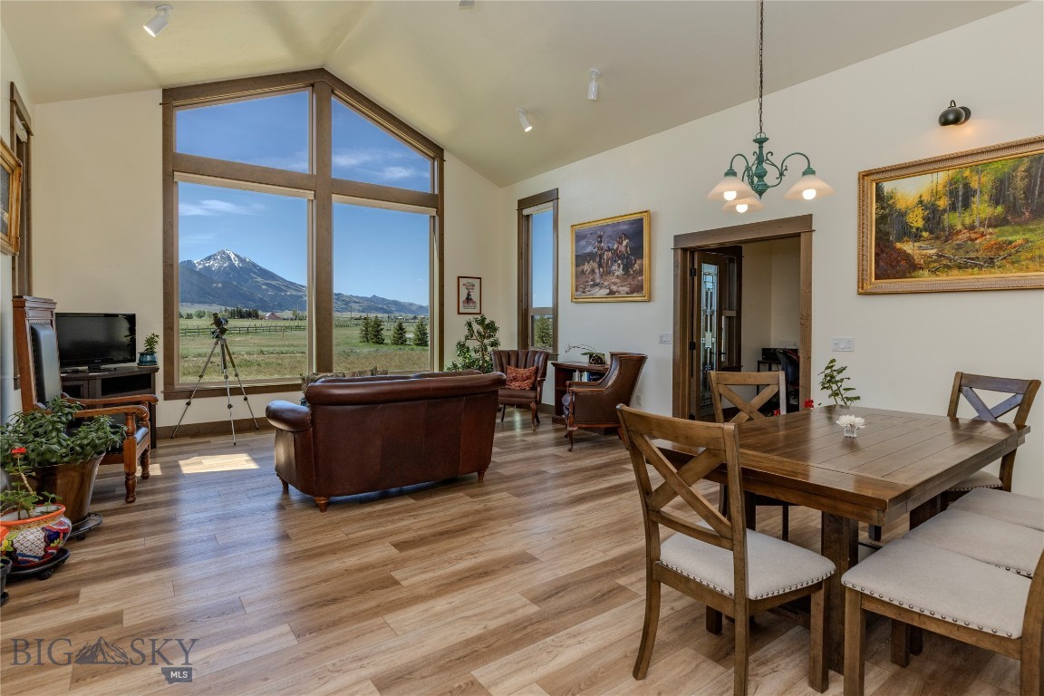 34 Obsidian Road Property Photo 3