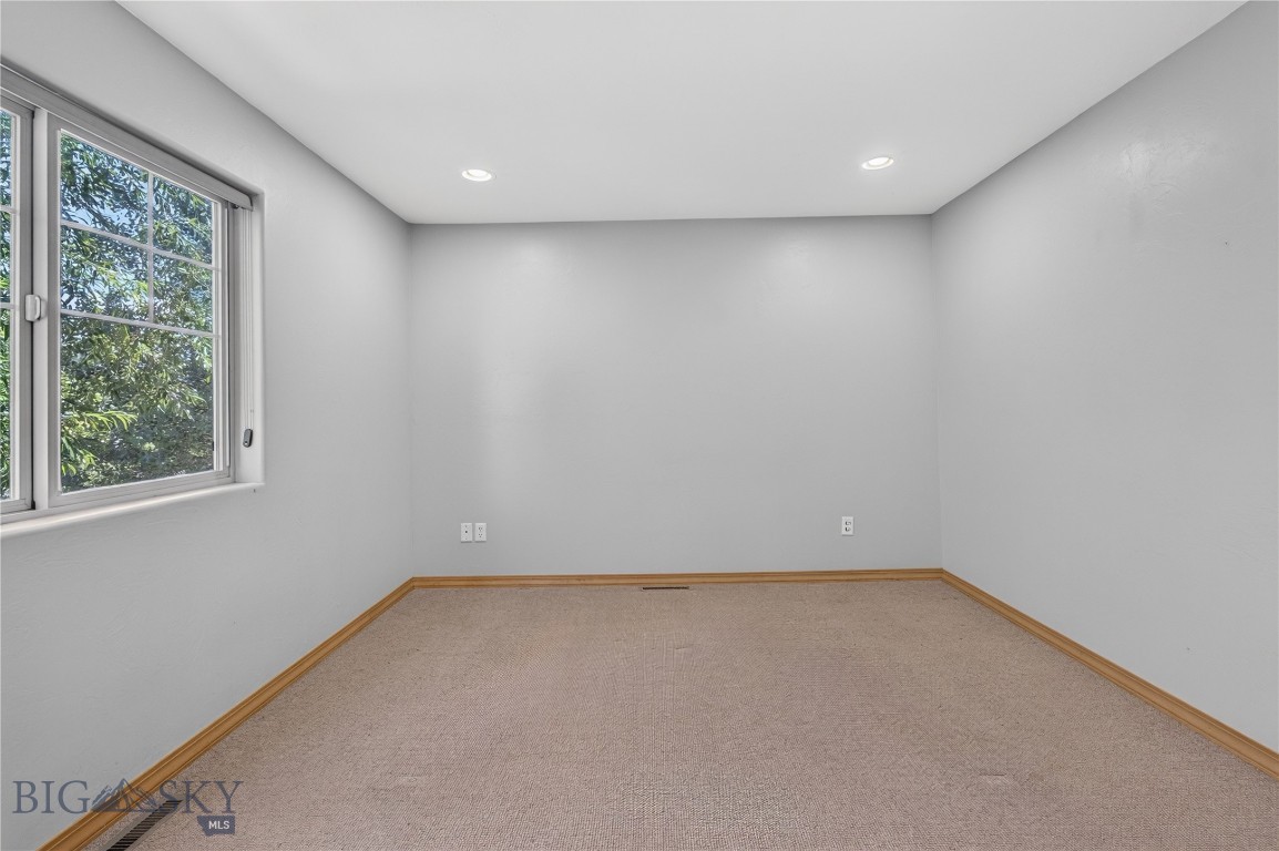 855 N 15th Avenue Property Photo 23