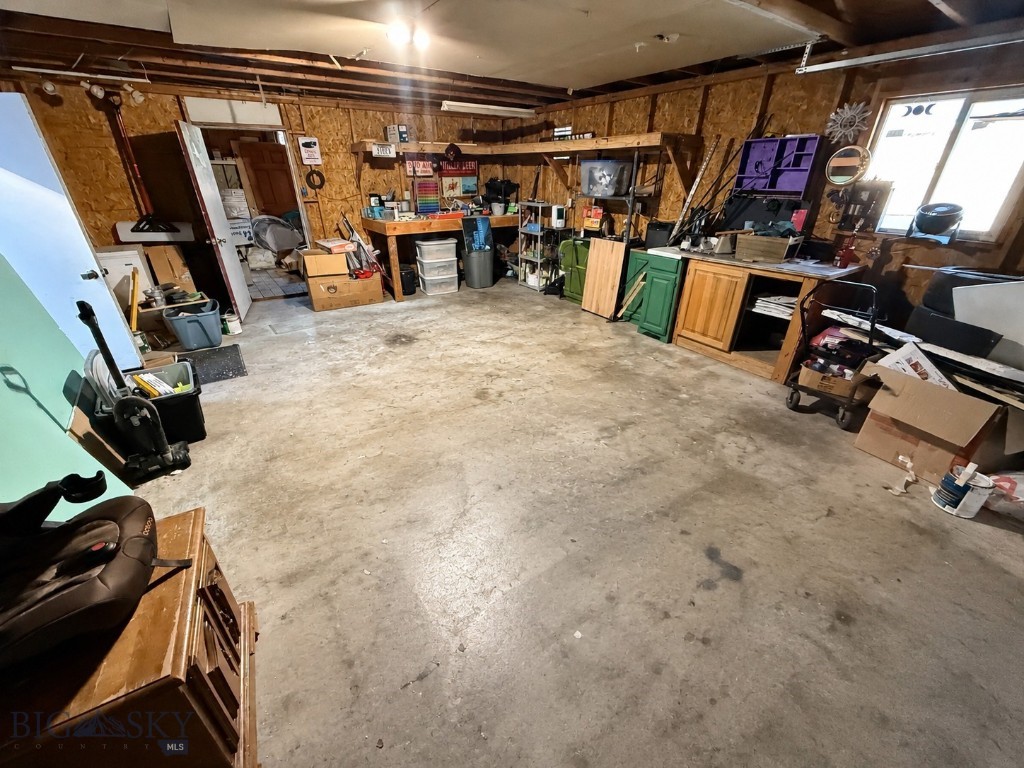 810 Golden West Drive Property Photo 33
