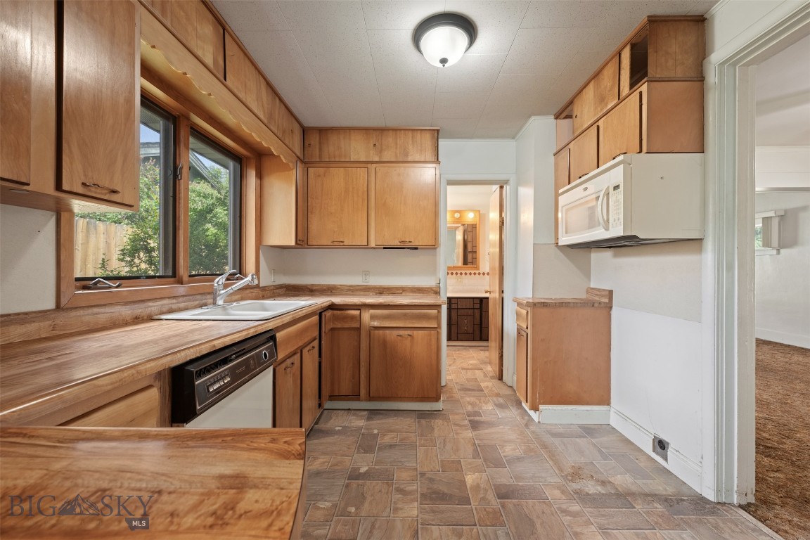 1909 Howard Street Property Photo 13