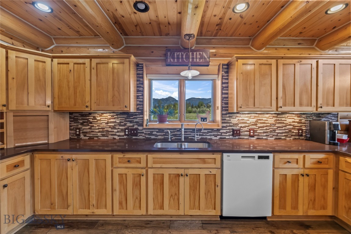7100 Springhill Property Photo 19
