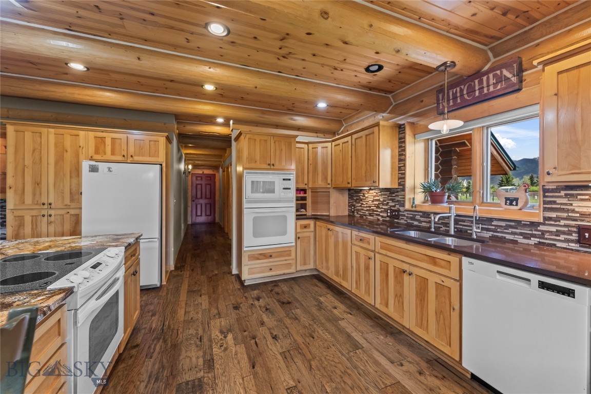 7100 Springhill Property Photo 21