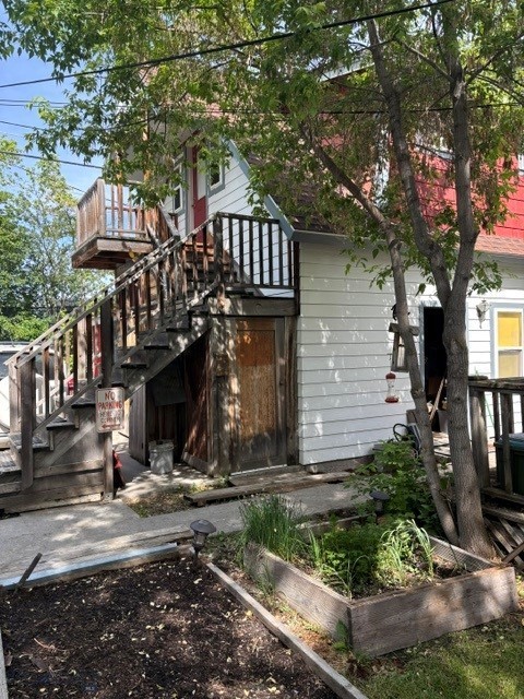 403 S 10th Property Photo 11