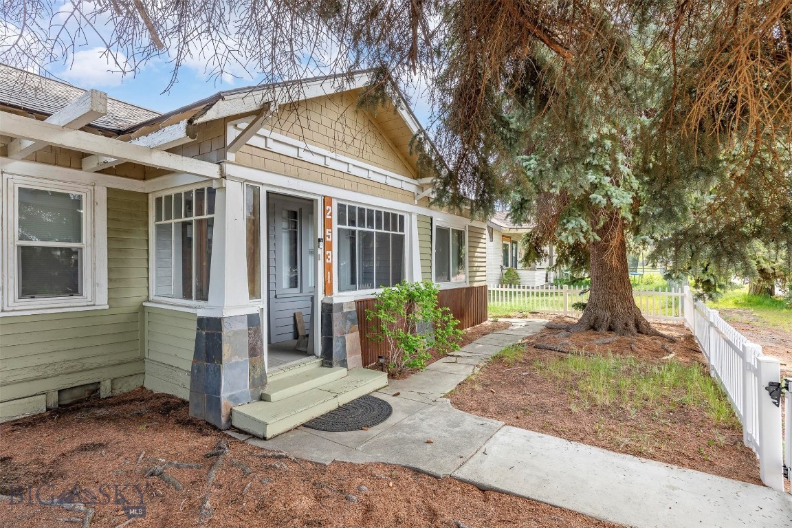 2531 Harvard Avenue Property Photo 3