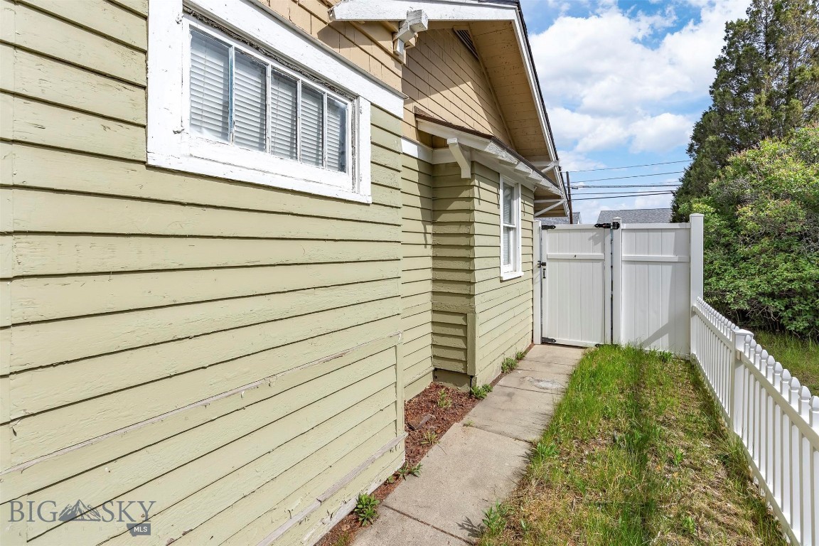 2531 Harvard Avenue Property Photo 6