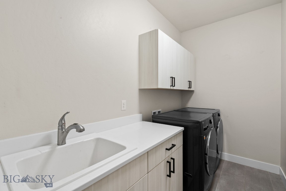 1813 Windrow Drive Property Photo 37