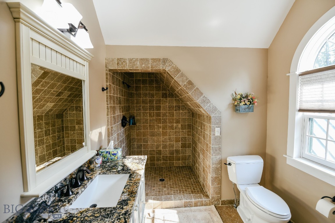 411922 Property Photo 12