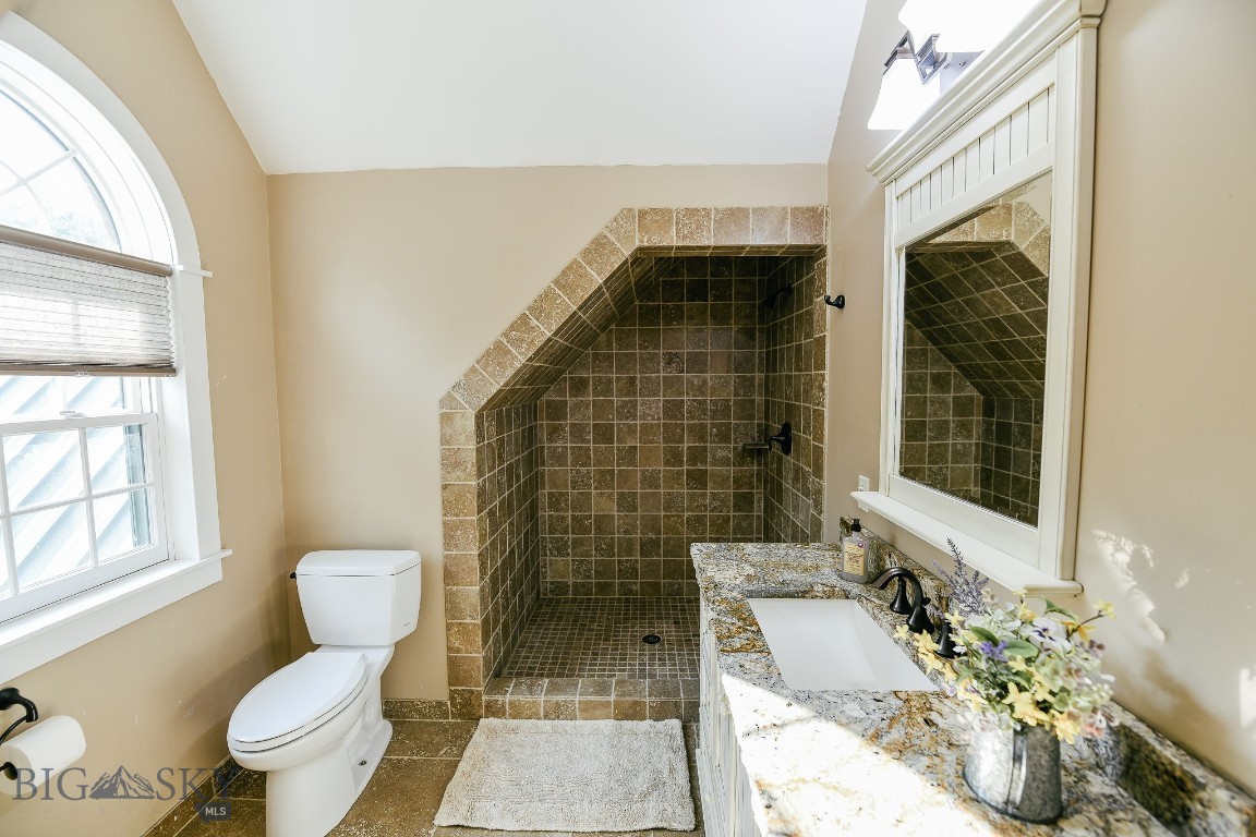 411922 Property Photo 15
