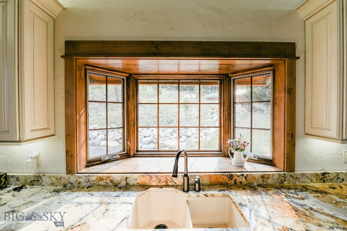 411922 Property Photo 34