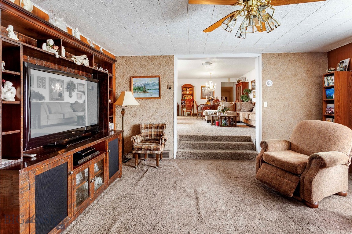2100 Wall Street Property Photo 9