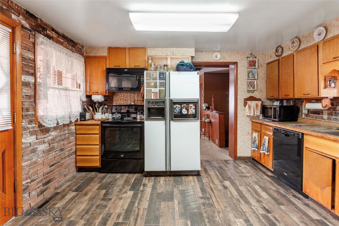 2100 Wall Street Property Photo 11