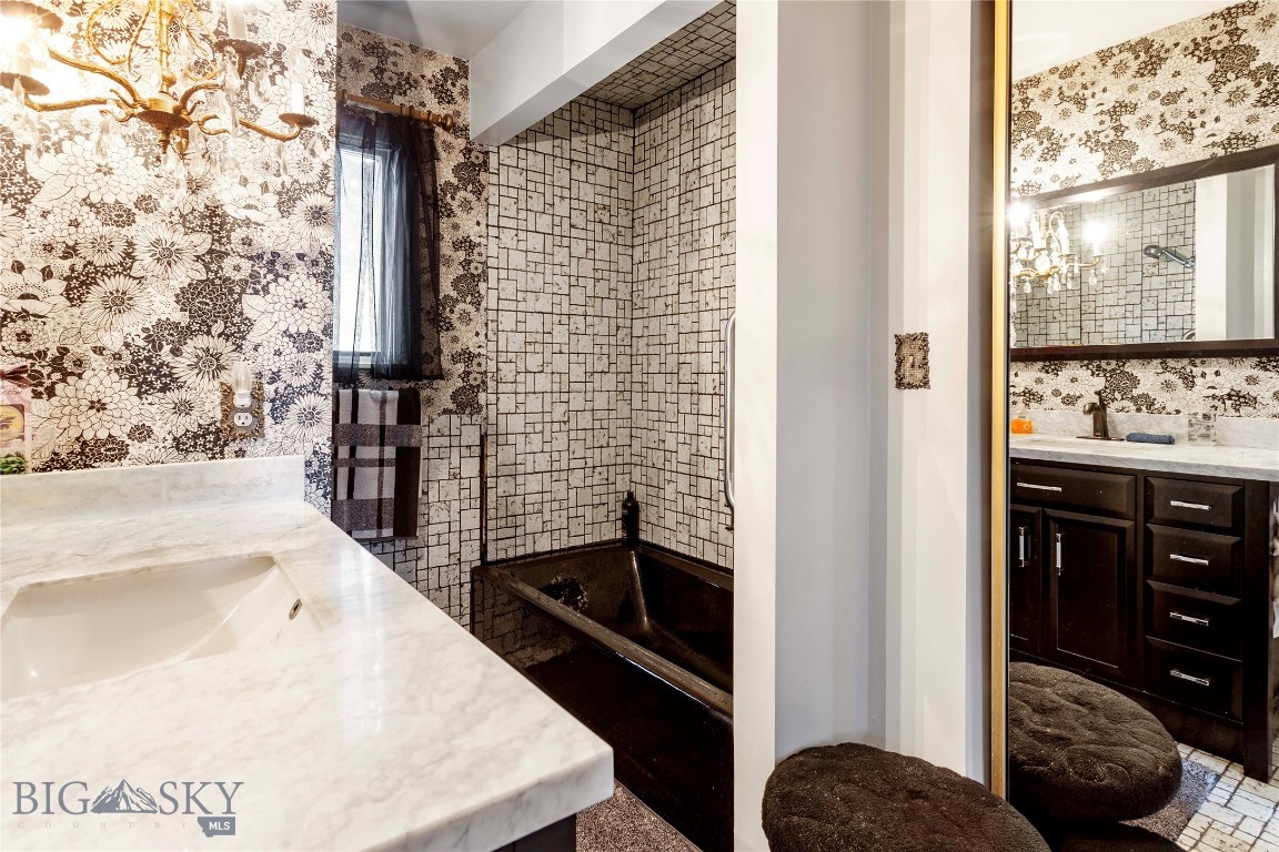2100 Wall Street Property Photo 17