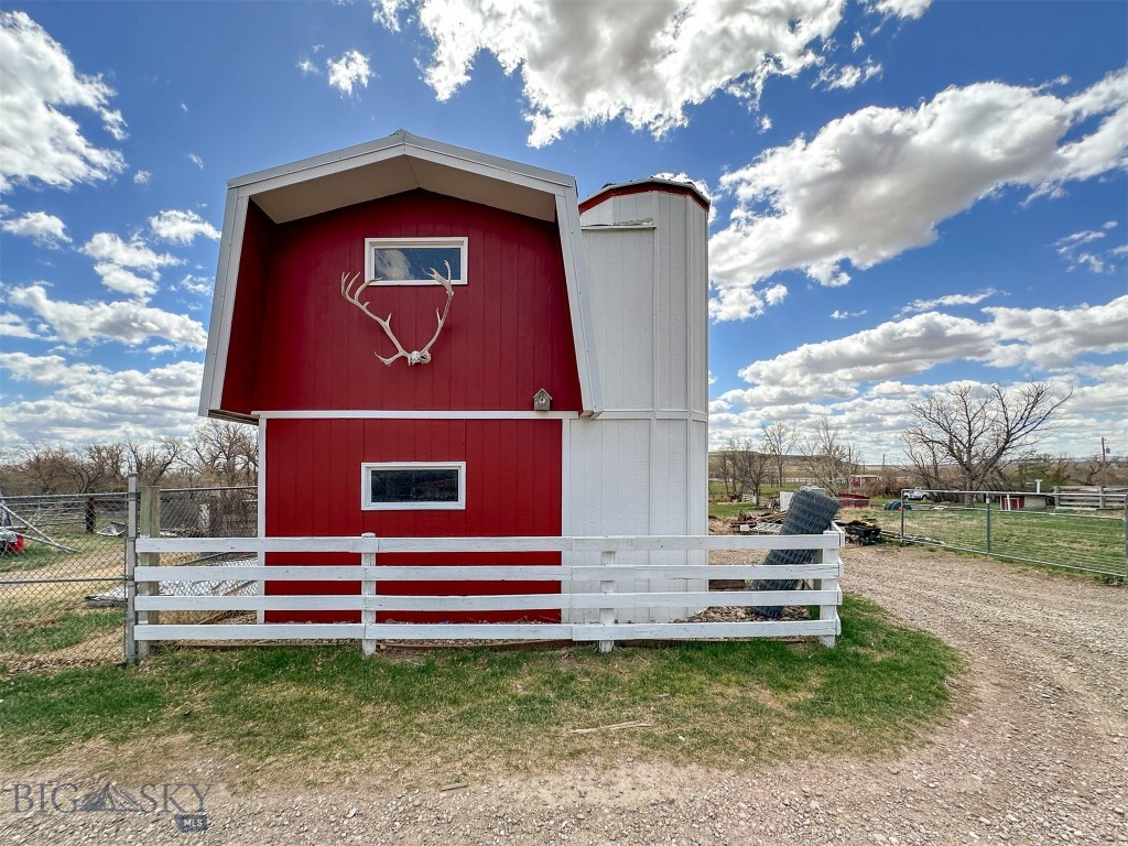 1140 5th Avenue Property Photo 6
