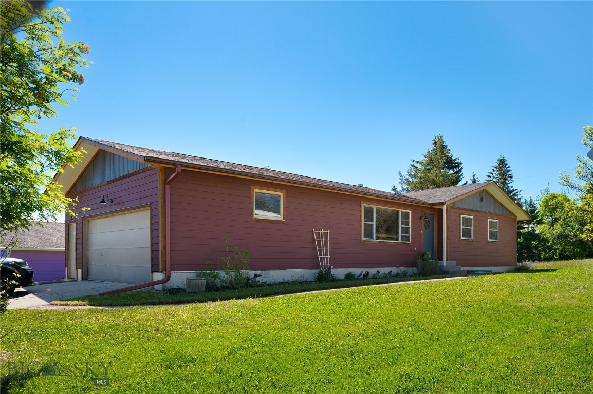 1104 S Pinecrest Drive Property Photo 3