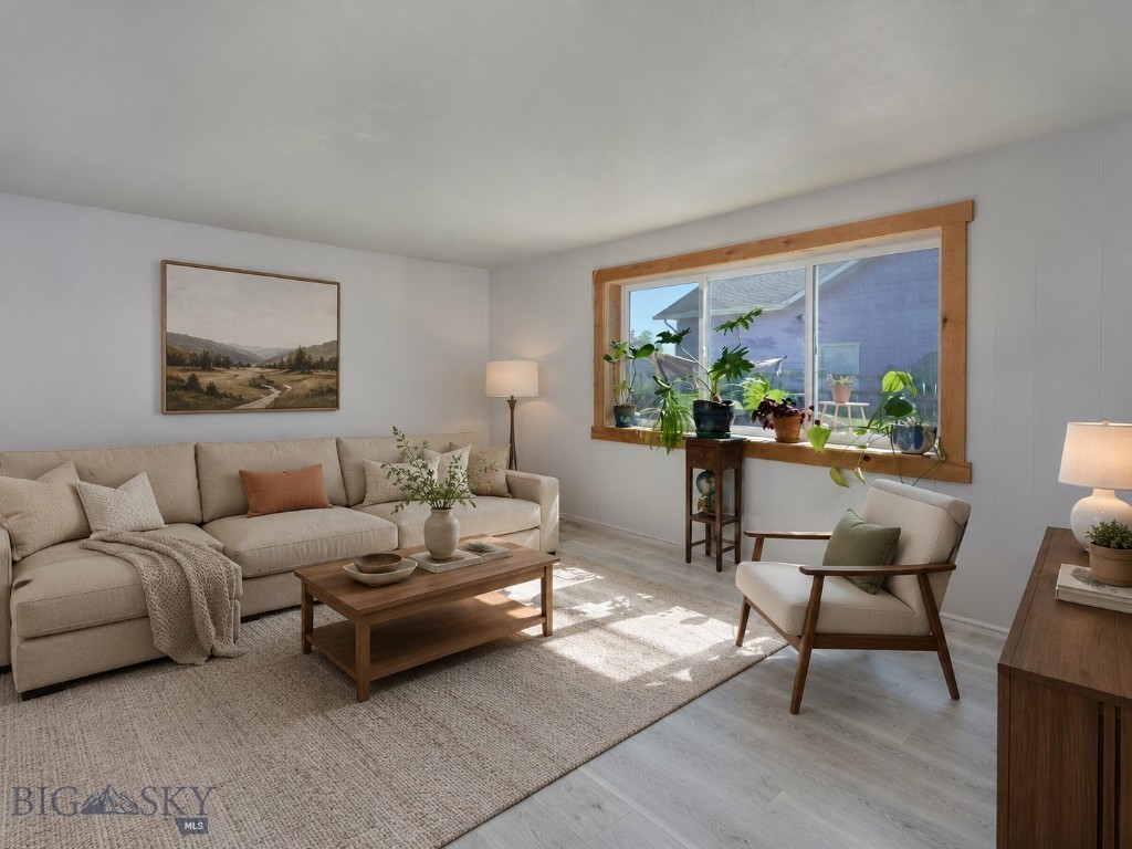 1104 S Pinecrest Drive Property Photo 16
