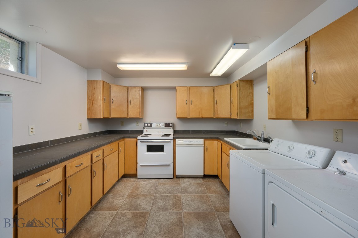 1104 S Pinecrest Drive Property Photo 18