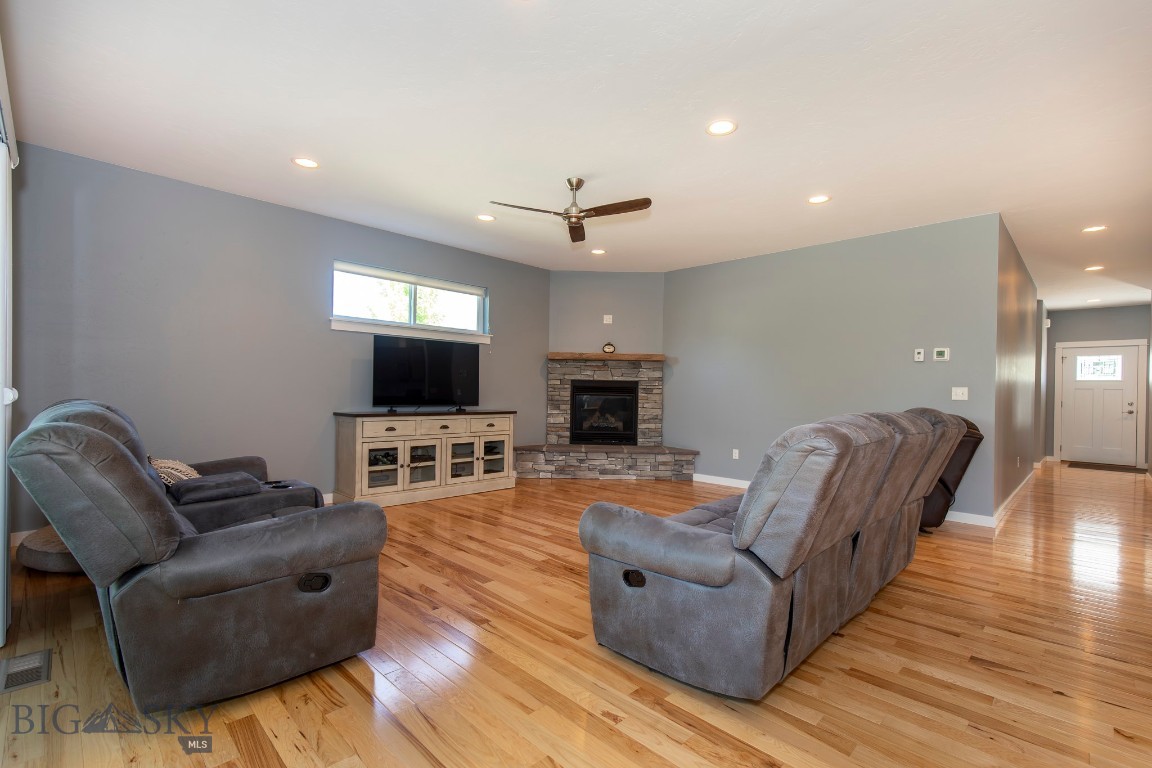 3103 Annie Street Property Photo 20