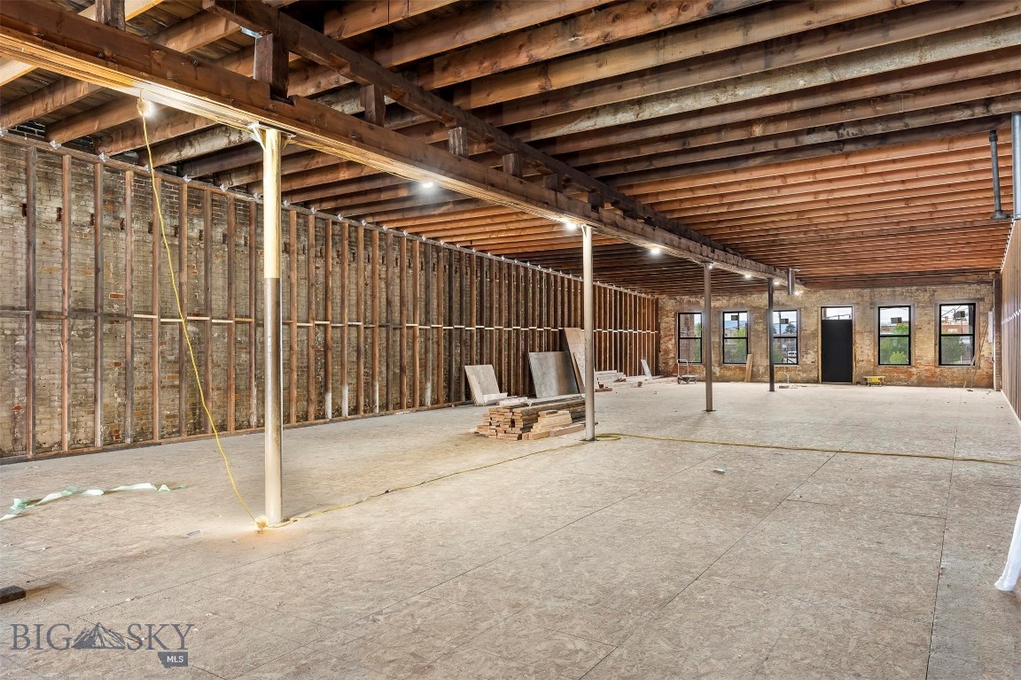 125 S Main Property Photo 32