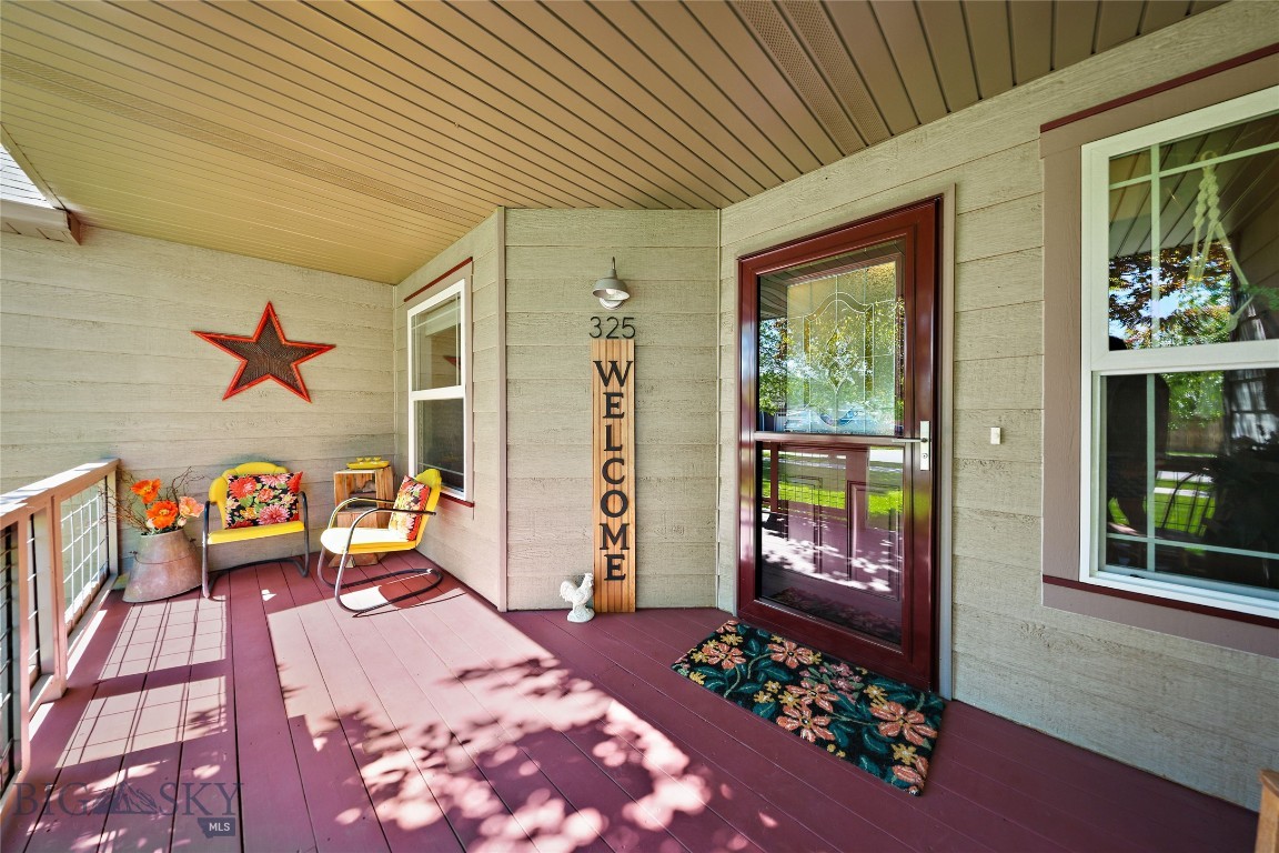325 Mactavish Lane Property Photo 4