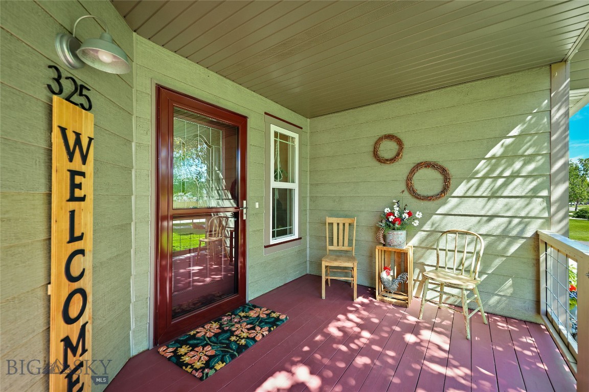 325 Mactavish Lane Property Photo 7