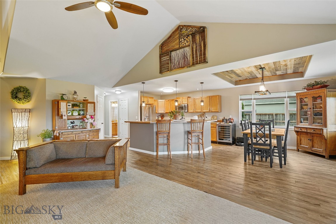325 Mactavish Lane Property Photo 11