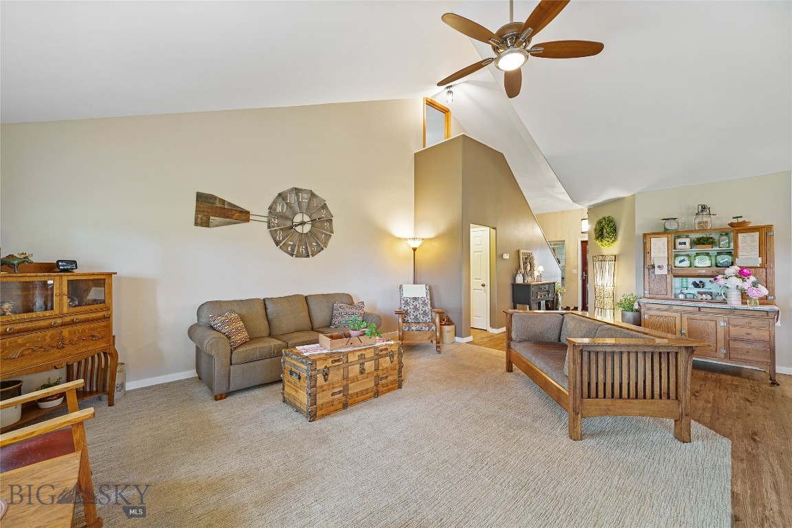 325 Mactavish Lane Property Photo 12