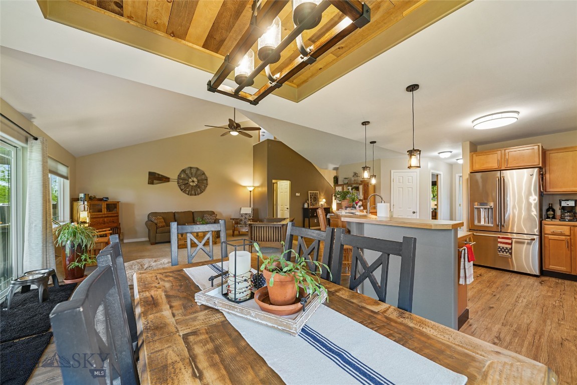 325 Mactavish Lane Property Photo 15